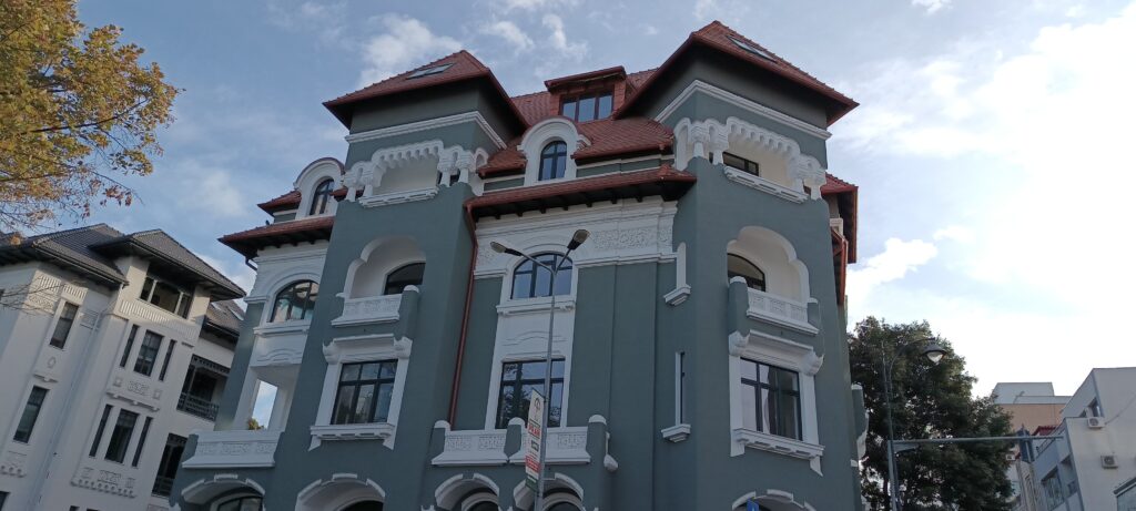 This is what prestigious real estate in Romania looks like.